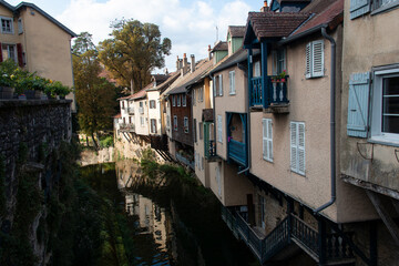 Fototapeta na wymiar Ville, Arbois, Jura, 39, rivière Cuisance, région Bourgogne Franche Comté