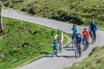 Fototapeta premium Auf geht's zur ersten Radtour im Frühling