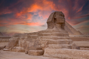 Fototapeta na wymiar The Sphinx in Giza pyramid complex
