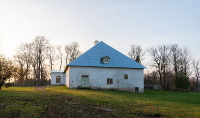 Obraz premium old manor in estonia