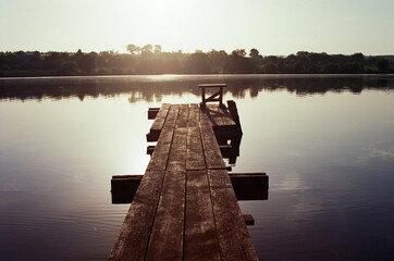 The morning calm at the lake / Die Morgenstille am See. Gefilmt auf Kodak Ektar 100 color negative...