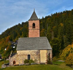 Fototapeta na wymiar St. Kathrein in der Scharte, römisch-katholische Kirche in Hafling, Südtirol, Italien
