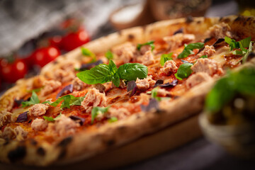 pizza with tuna and basil