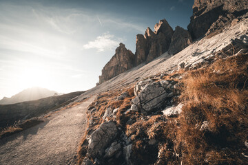Fototapeta premium Dolomiten Drei Zinnen Sonnenaufgang Auronzo Hütte Dreizinnenhütte Sextner Dolomiten Südtirol Ostalpen 