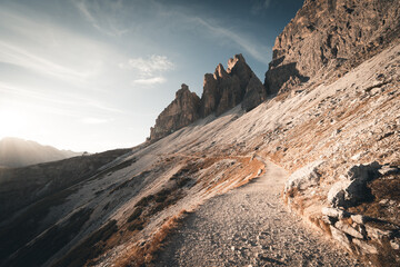 Dolomiten Drei Zinnen Sonnenaufgang Auronzo Hütte Dreizinnenhütte Sextner Dolomiten Südtirol Ostalpen
berg, fels, wüste, landschaft, himmel, natur, fels, piter, anreisen, canyon, hills, rot, berg, par