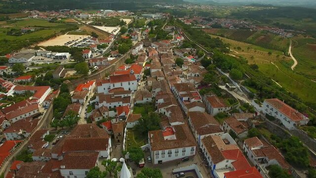 Obidos Portugal Vista a&eacute;rea sobre a vila medieval e a igreja de S.Pedro e Capela de S.Martinho