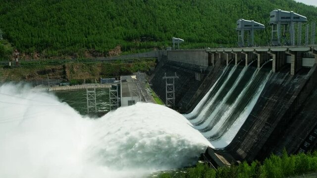 Water discharge at hydroelectric power plants
