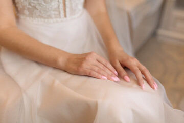 Fototapeta na wymiar hands of the bride
