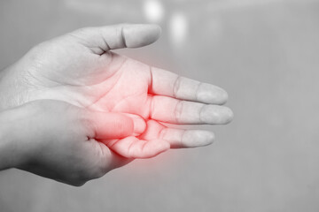 Wrist pain is one of the symptoms that can indicate many diseases, including gout, rheumatoid...