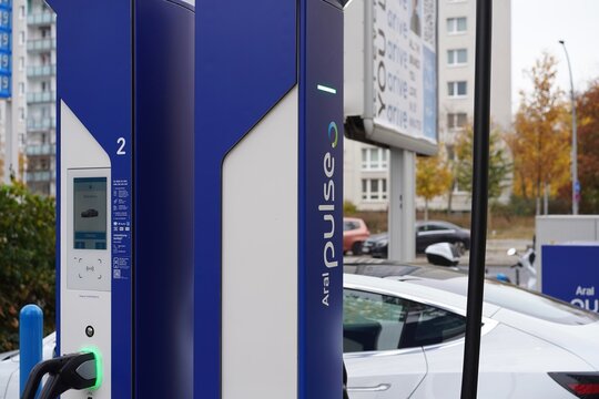 Aral pulse Schnellladestation f&uuml;r e-Autos in Berlin am 01.11.2021