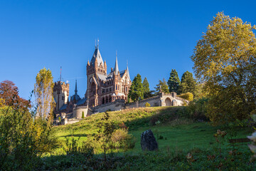 Obraz premium Castle Drachenburg in the mist