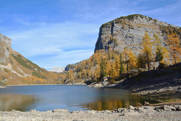 Blick vom Lahngangsee zum Rotgschirr im Herbst