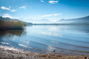 Lac du Bourget entre Aix-les-Bains et Le Bourget du Lac