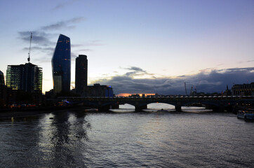 Some photos taken during a walk in London on a cloudy afternoon around the beautiful Saint Paul cathedral and the London Bridge.