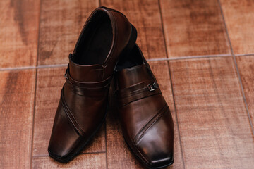 Groom's outfit - brown dress shoes for groom to wear during wedding ceremony