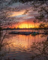 Imposanter Sonnenuntergang an der Alster