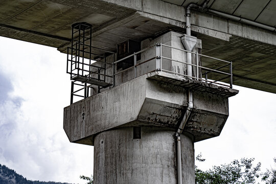 Autobahnbr&uuml;cke