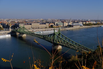 Obraz premium bridge over the river seine city