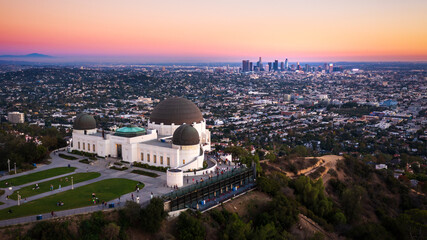 Fototapeta na wymiar Aerial view of Griffith Observatory and Los Angeles city skyline at sunset