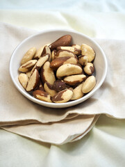 신선한 유기농 견과류 브라질 너트