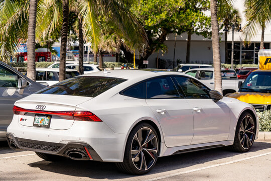 Photo of a new white Audi RS7 sports sedan