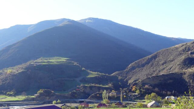 &Ccedil;e&ccedil;enistan Kuzey Kafkasya Cumhuriyeti'nde dağ Zirveleri