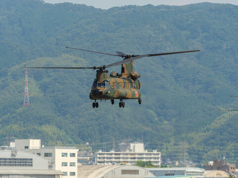 陸上自衛隊の大型ヘリCH-47