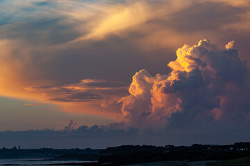 Fototapeta dramatyczne niebo na plaży obraz