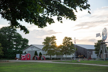 Obraz premium Farm Sunset
