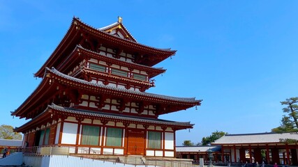 春の奈良　薬師寺　金堂と中門