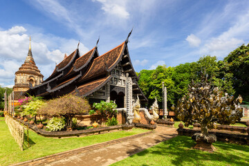 Fototapeta na wymiar Wat Lok Moli is a beautiful old temple in Chiang Mai, Chiang Mai Province