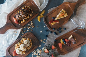 Western Food, dessert, chicken, sausage, salmon, wine, thai food