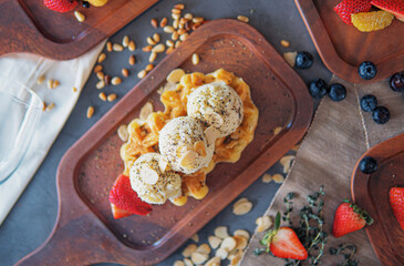 Western Food, dessert, chicken, sausage, salmon, wine, thai food