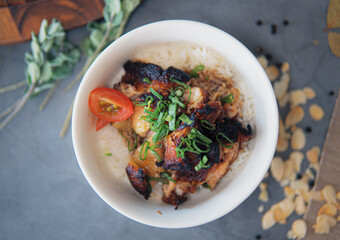 Western Food, dessert, chicken, sausage, salmon, wine, thai food
