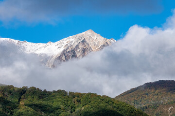 雲を突き抜ける