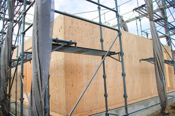 建築途中の一軒家