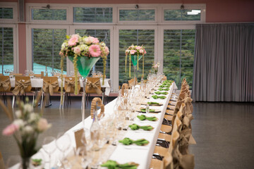 Fototapeta na wymiar Table fleur décoration table mariage baptême