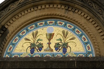 Mosaico con motivos eucarísticos en el cementerio de San Miguel de Málaga