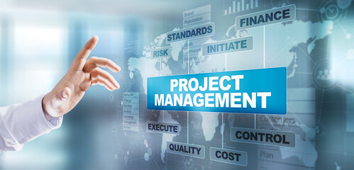 Obraz premium Project management diagram on virtual screen. Business, Finance and technology concept.