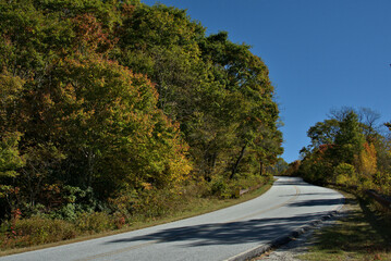Fototapeta premium Fall Colors on the Blue River Parkway