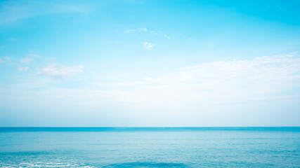 Fototapeta na wymiar blue sky and sea beautiful