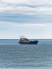 Obraz premium Container ship with copy space.