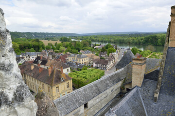 Obraz premium La Roche-Guyon Castle in the Seine Valley