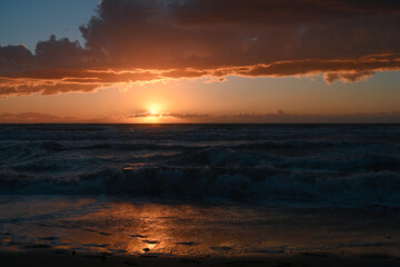 tramonto mare colori onde 