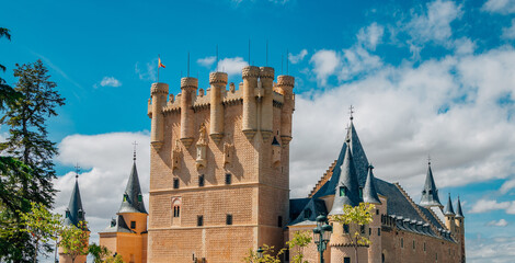 Fototapeta premium building of the alcazar of segovia, spain