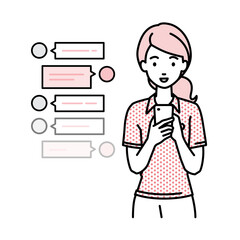 立ってスマートフォンで楽しくチャットで会話するポロシャツの女性