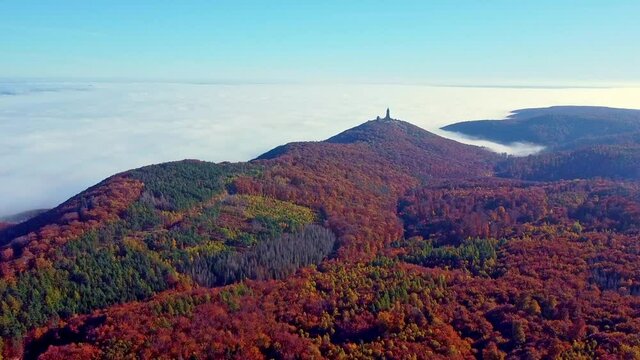 Kyffh&auml;usergebirge aus der Vogelperspektive an einem sonnigen Herbsttag