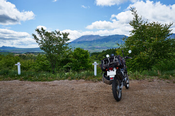 群馬県　嬬恋パノラマライン　愛妻の丘　オートバイと浅間山

