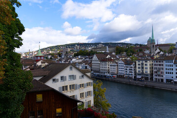 Fototapeta na wymiar Old town of Zürich with river Limmat on a grey cloudy autumn day. Photo taken October 9th, 2021, Zurich, Switzerland.