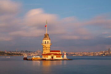 Fototapeta na wymiar Maiden's Tower and Istanbul city skyline cityscape of Turkey